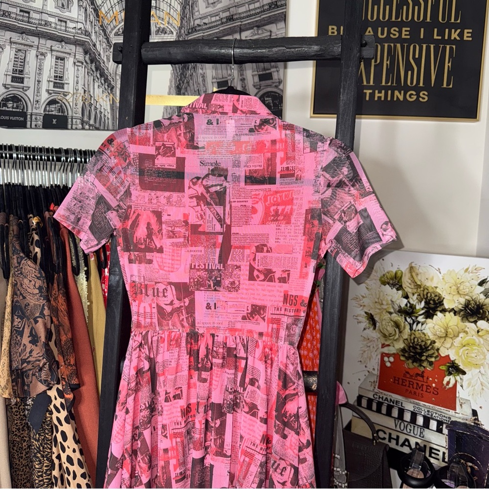 Urban Outfitters Pink Music Festival Print Newspaper Mini Dress Womens XS EUC - Picture 10 of 12